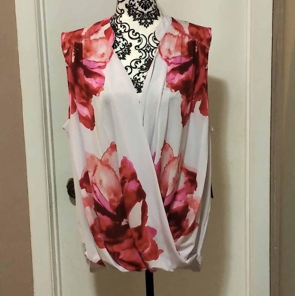 🆕 3X Nygard White Floral Sleeveless Blouse - 3X NWT🌺